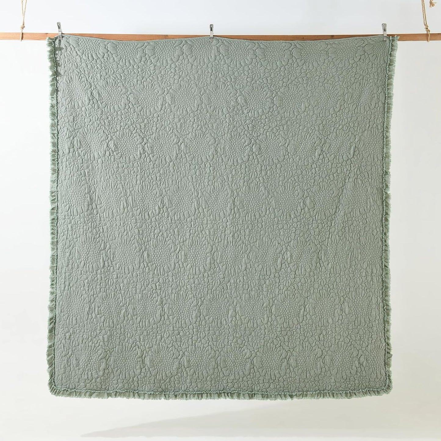 HORIMOTE HOME Sage Green Ruffled Quilt King Size, Stone-Washed Microfiber Lightweight Crinkled Farmhouse Rustic Shabby Chic Bedding Set, 3 Pieces Reversible Bedspread with Pillow Shams for All Season