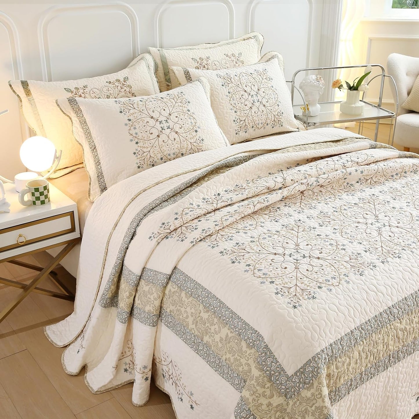 vctops Elegant Embroidered Quilt Set Farmhouse Patchwork Reversible Bedspread Coverlet 3 Piece Cotton Quilted Bedding Set for All Season, 1 Quilt + 2 Pillow Sham (119x117 in)