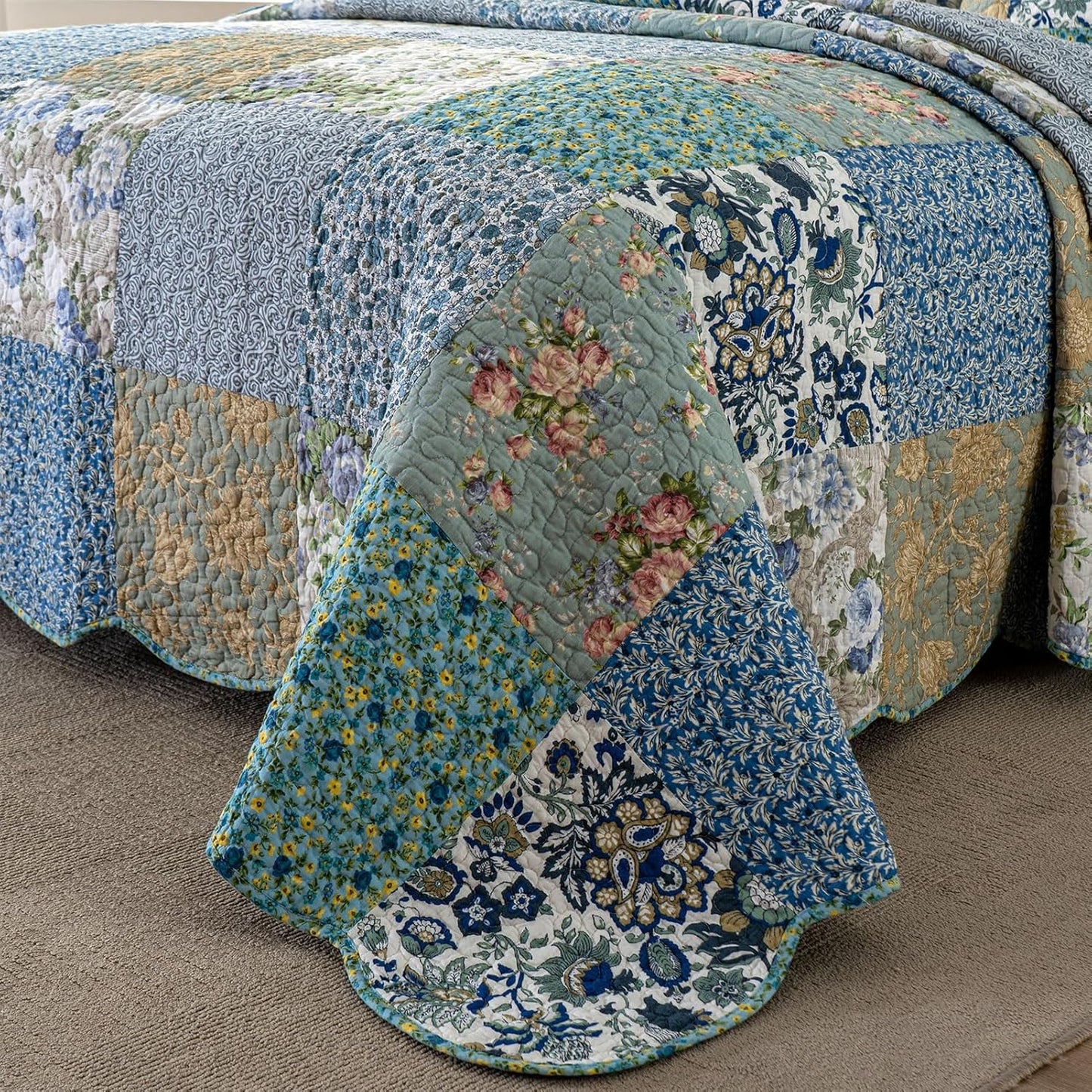 YAYIDAY Oversized King Bedspreads Patchwork Quilt Set (120x118 Inch) - 100% Cotton Reversible Breathable Floral Quilted Coverlet with Pillow Shams Fit All Season