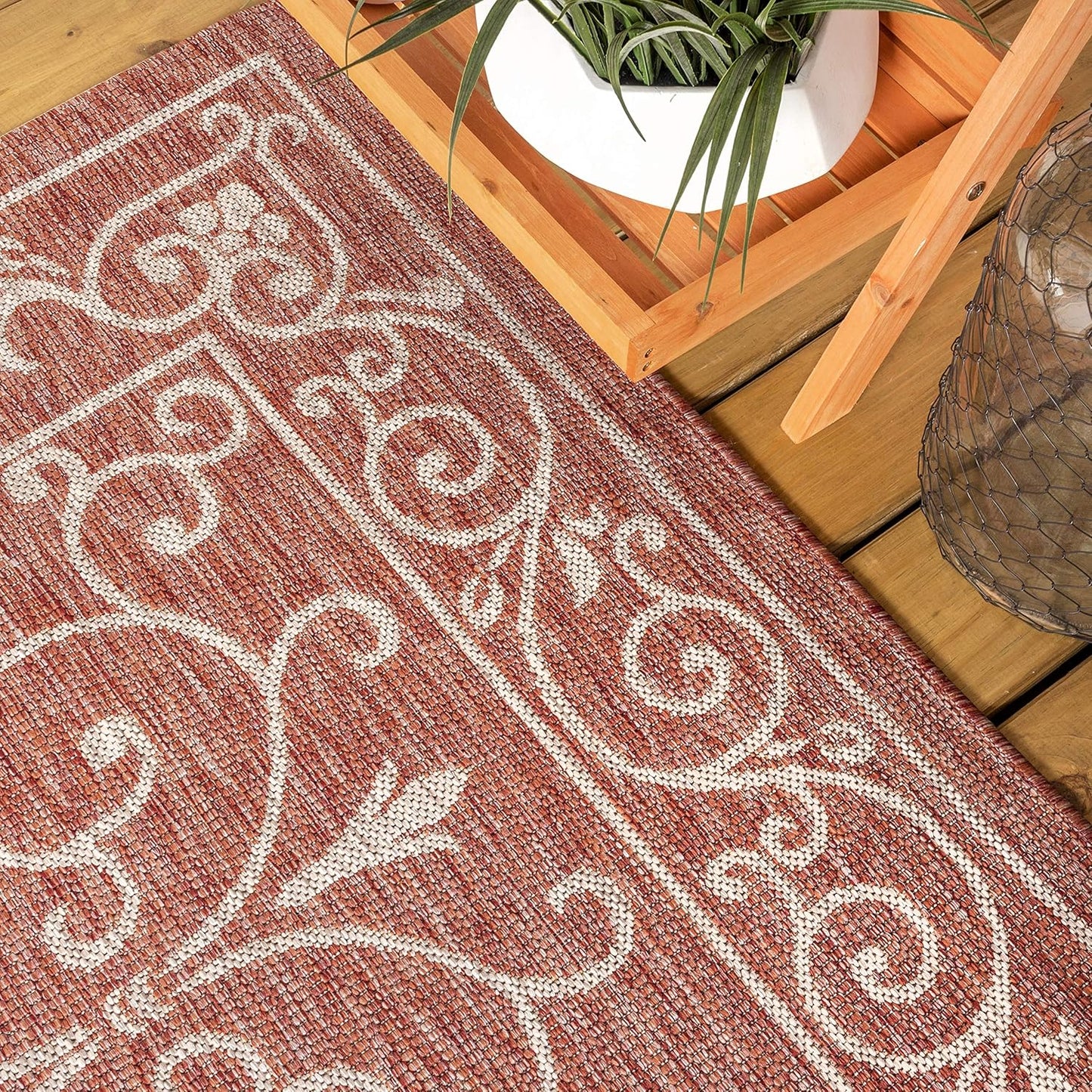 JONATHAN Y Vintage Filigree Indoor Outdoor Round Area Rug 5 Ft Red/Beige, Charleston Textured Weave for Backyard, Patio, Porch, Easy-Cleaning, High Traffic, Pet-Friendly, Non-Shedding (SMB106B-5R)
